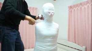 何重にも巻き上げるマミフィケーション