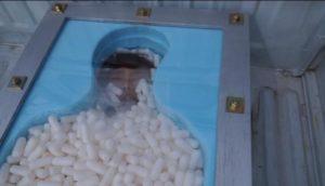 生き埋め閉じ込め完全拘束