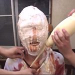 顔面拘束メッシープレイ　元祖食材ぶっかけプレイ動画