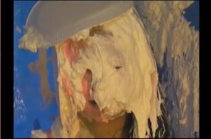 パイ投げ女子大生