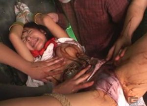 顔面メッシー拷問