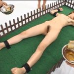 手足を床に磔拘束はちみつメッシー豚舐め拷問