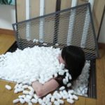 希少な生き埋め閉じ込め拘束プレイの呼吸制御拷問動画