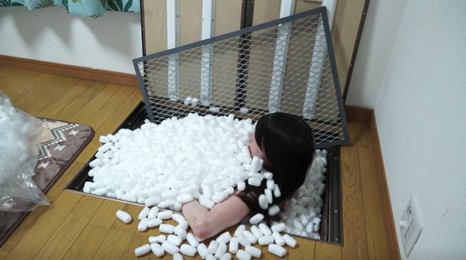 生き埋め閉じ込め完全拘束