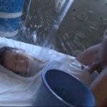 拉致して監禁拘束水責め拷問睨みつけプレイ動画