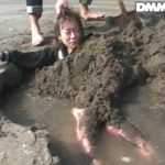 希少な砂埋め拷問プレイが楽しめる動画