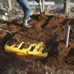 完全生き埋めにされて自分では脱出できない状況