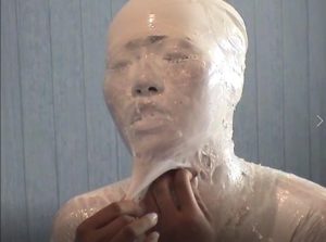 リキッドラテックス全身拘束ゴムメッシープレイ