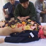 フルーツ盛りが女体盛りで一番最高だと思う変態プレイ