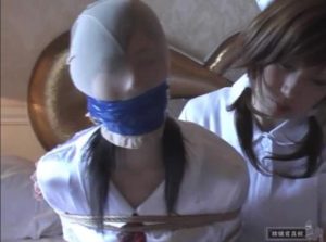 完全拘束で猿轡を連続装着される女性に萌える動画