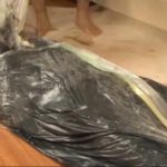 全身どろどろグリスメッシー最後包まれて運ばれる