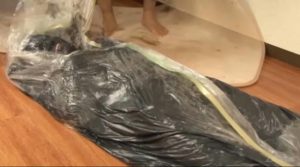 全身どろどろグリスメッシー最後包まれて運ばれる