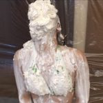 顔面にモリモリ生クリームをぶっかける夢の女体盛りメッシーフェチ変態プレイ