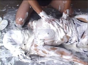 ホイップクリームメッシー│幻の女体盛りDVD作品