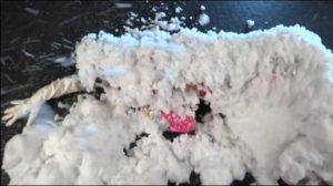 泡生き埋めメッシー|ヒロインが包まれ閉じ込められる