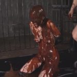 チョコレートメッシー｜両手を拘束されて全身汚される変態フェチ動画