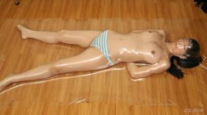 バキュームベッド完全拘束|空気を抜かれペシャンコにされた拷問プレイ動画