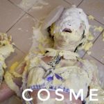 顔面パイ投げメッシー｜思いっきり生クリームをぶっかけられて素晴らしい可愛い女の子モデルのフェチ動画