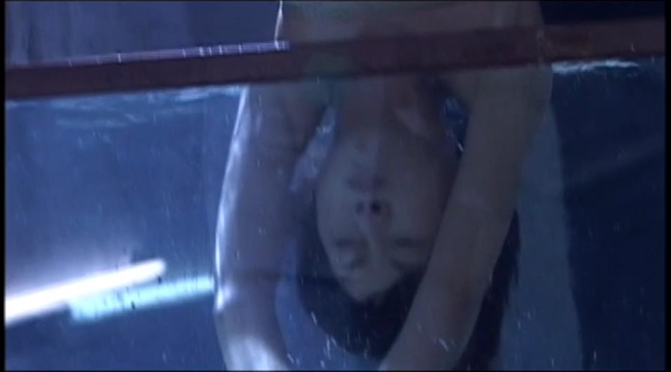 水責め逆さ吊り拷問