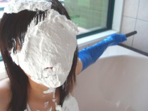 顔面パイ投げ完全拘束|両手を磔状態固定された可愛い女の子が汚される可哀そうなプレイ変態フェチ動画