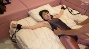 磔完全拘束レオタード|両手両足を大の字に拘束されスベスベ衣装をさわりまくる変態フェチプレイ動画