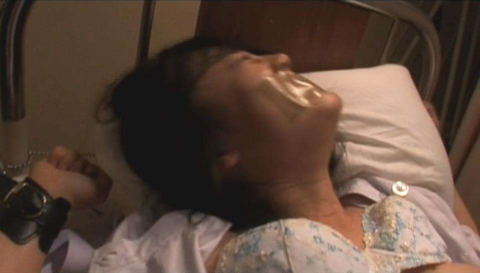 両手両足完全拘束