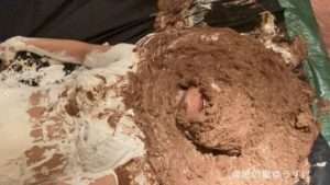 マシュマロクリームチョコレートMESSY|女体盛り生き埋め顔面ぶっかけフェチのみんなが喜ぶ感動のメッシー動画