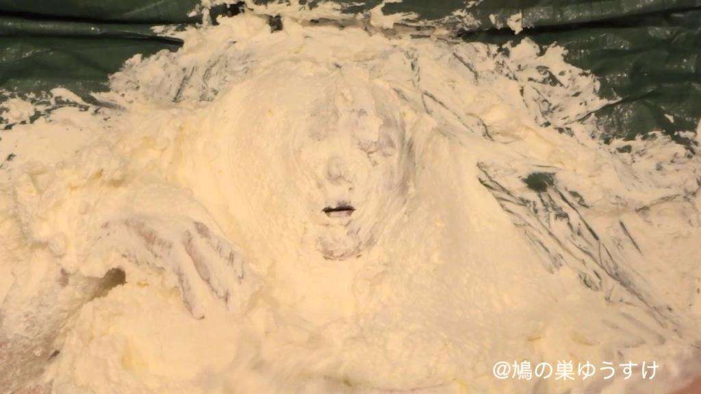 山盛り生クリーム女体盛り顔面生き埋めメッシー