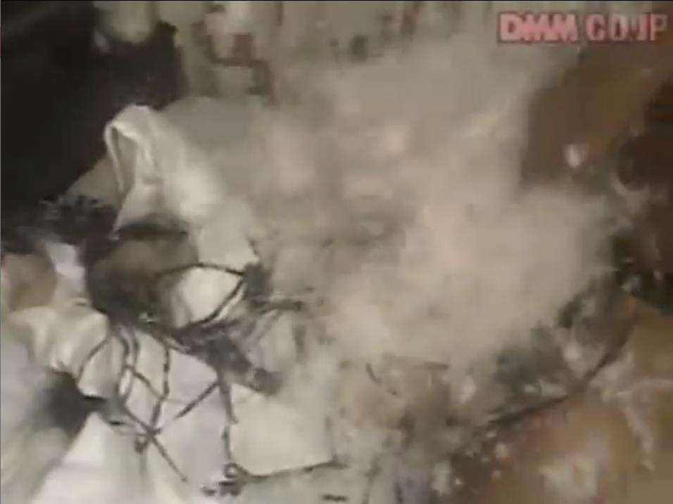 卵顔面ぶっかけメッシー