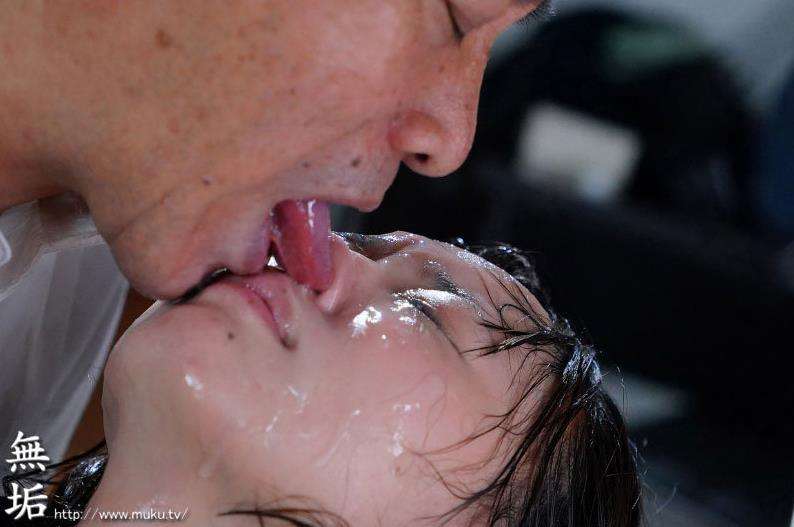 顔面ドロドロ舐め回しメッシー