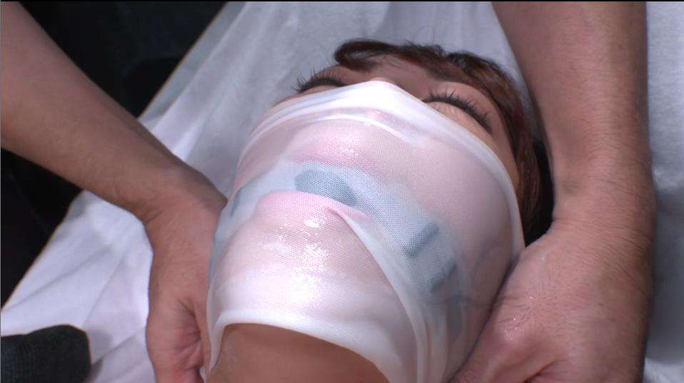 全身完全拘束猿轡水責め拷問