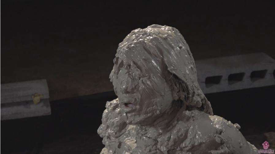 重厚感のある泥人形メッシー