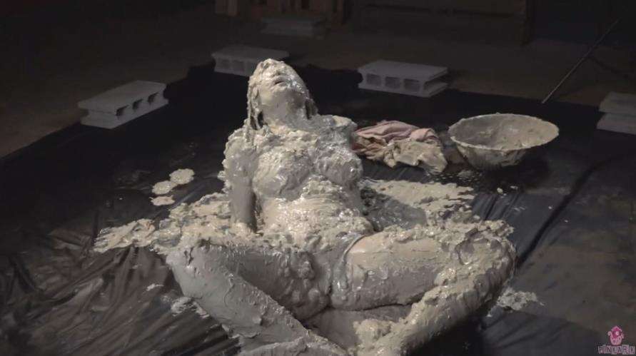 重厚感のある泥人形メッシー