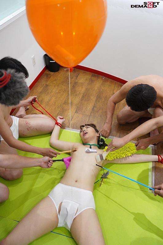 両手両足磔完全拘束ゲーム