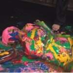 顔面ぶっかけペイントメッシー│濃厚な重みのあるペイントは女体を包み込む芸術変態フェチ動画