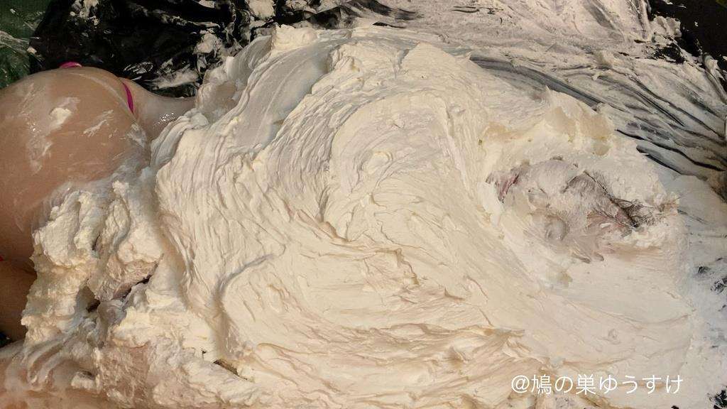 これがホントの山盛り顔面生クリーム女体盛りメッシー