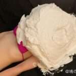 これがホントの山盛り顔面生クリーム女体盛りメッシー｜まさに生き埋め状態暗闇の恐怖でこらえる少女変態フェチ動画