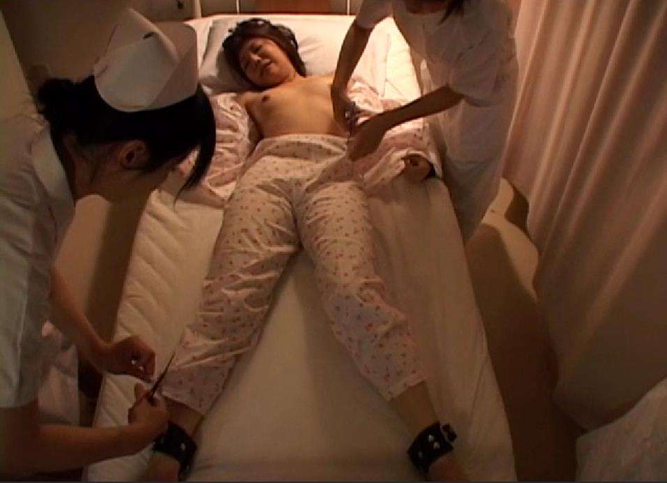 両手両足固定磔状態完全拘束