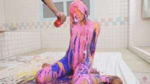 ドロッと全身ペイントメッシー｜重ための絵具で汚されるぐちゃぐちゃ感に興奮する変態フェチ動画