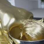 自ら金粉ぶっかけ舐めまわしメッシー｜イヤらしいプレイでじっくりと責められたい変態フェチ動画