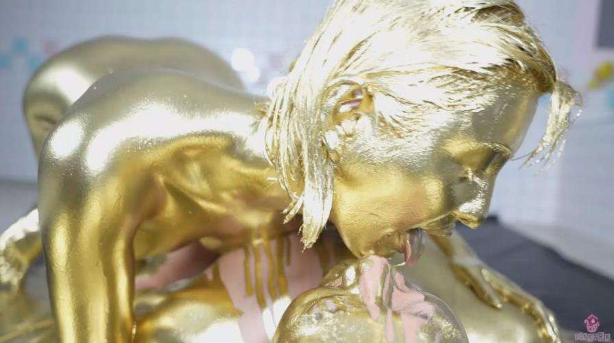 自ら金粉ぶっかけ舐めまわしメッシー