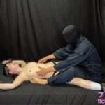 両手両足X字磔完全拘束｜裸の女が固定されて動けないシチュエーション夢のような変態フェチ動画