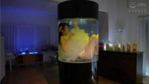 ファンタジー完全拘束凝固|ホルマリン漬けの動けない女生き人形になる変態フェチ動画