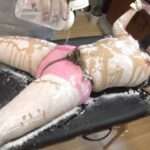 磔状態完全拘束全身ヌルヌルてかてかローション｜パウダーで真っ白もエロい変態フェチ動画