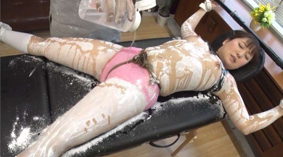 磔状態完全拘束全身ヌルヌルてかてかローション