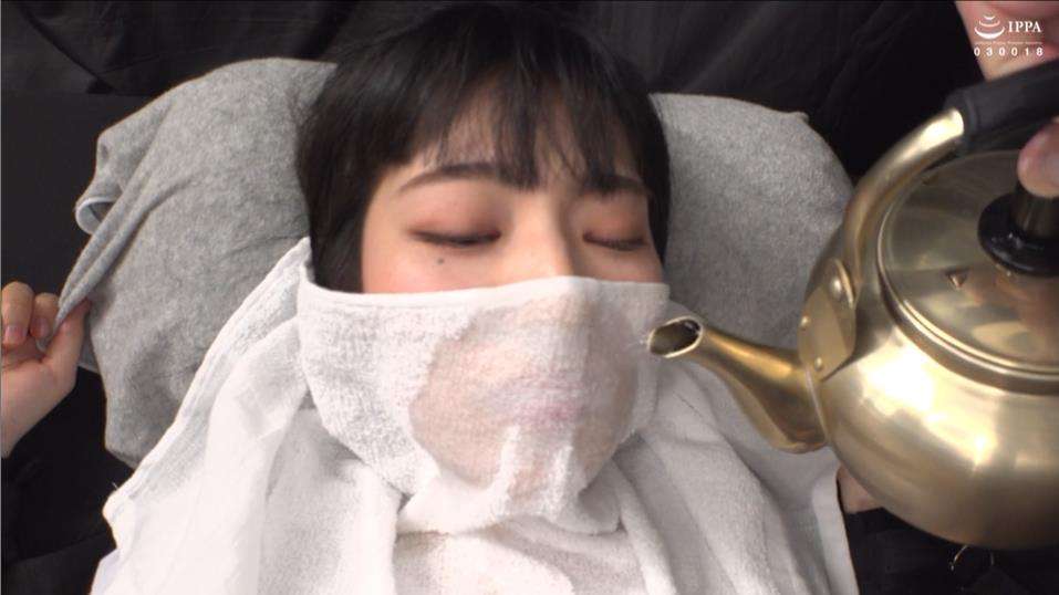 磔状態完全拘束両手両足X字水責め拷問