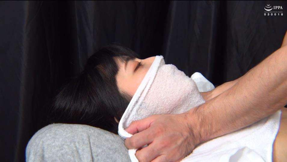 磔状態完全拘束両手両足X字水責め拷問