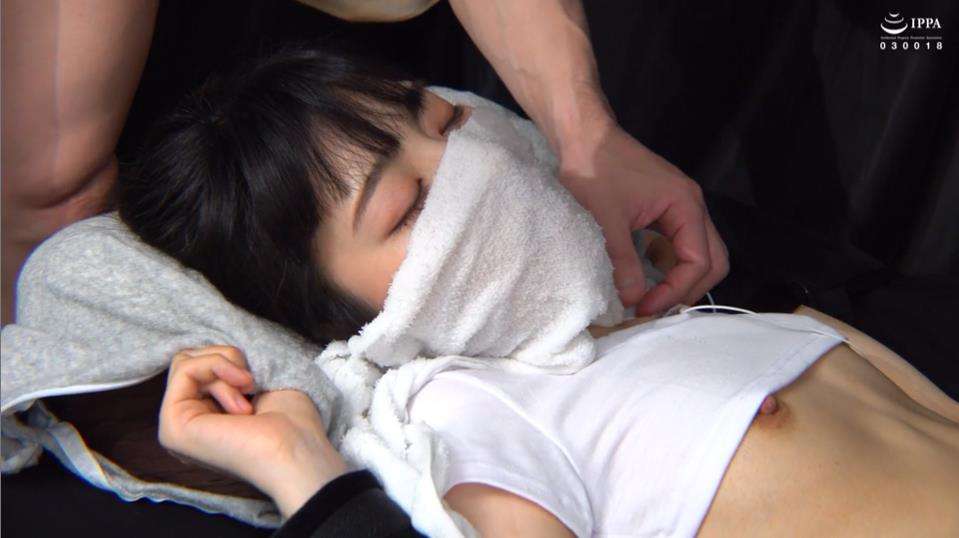 磔状態完全拘束両手両足X字水責め拷問