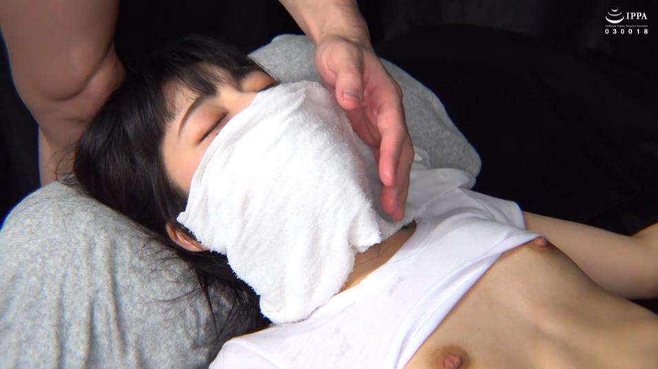 磔状態完全拘束両手両足X字水責め拷問