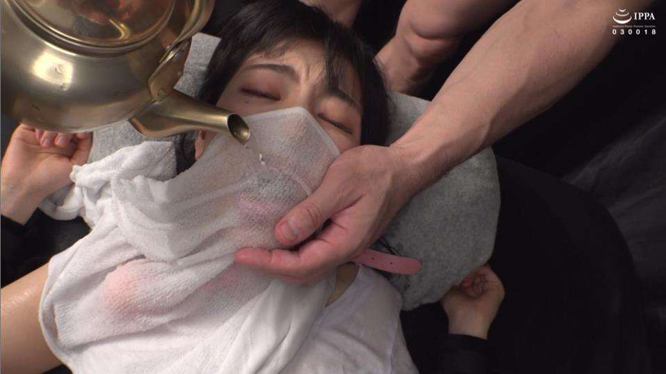 磔状態完全拘束両手両足X字水責め拷問